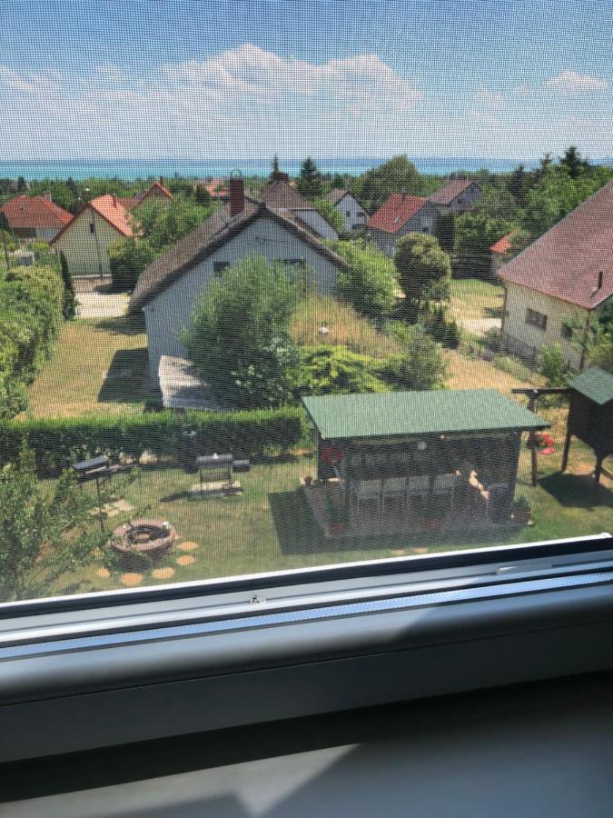 Lila Fuge Apartman Apartment Balatonfured Exterior photo