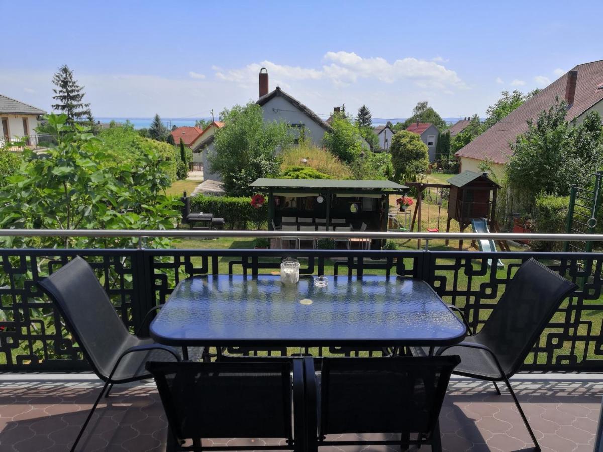 Lila Fuge Apartman Apartment Balatonfured Exterior photo