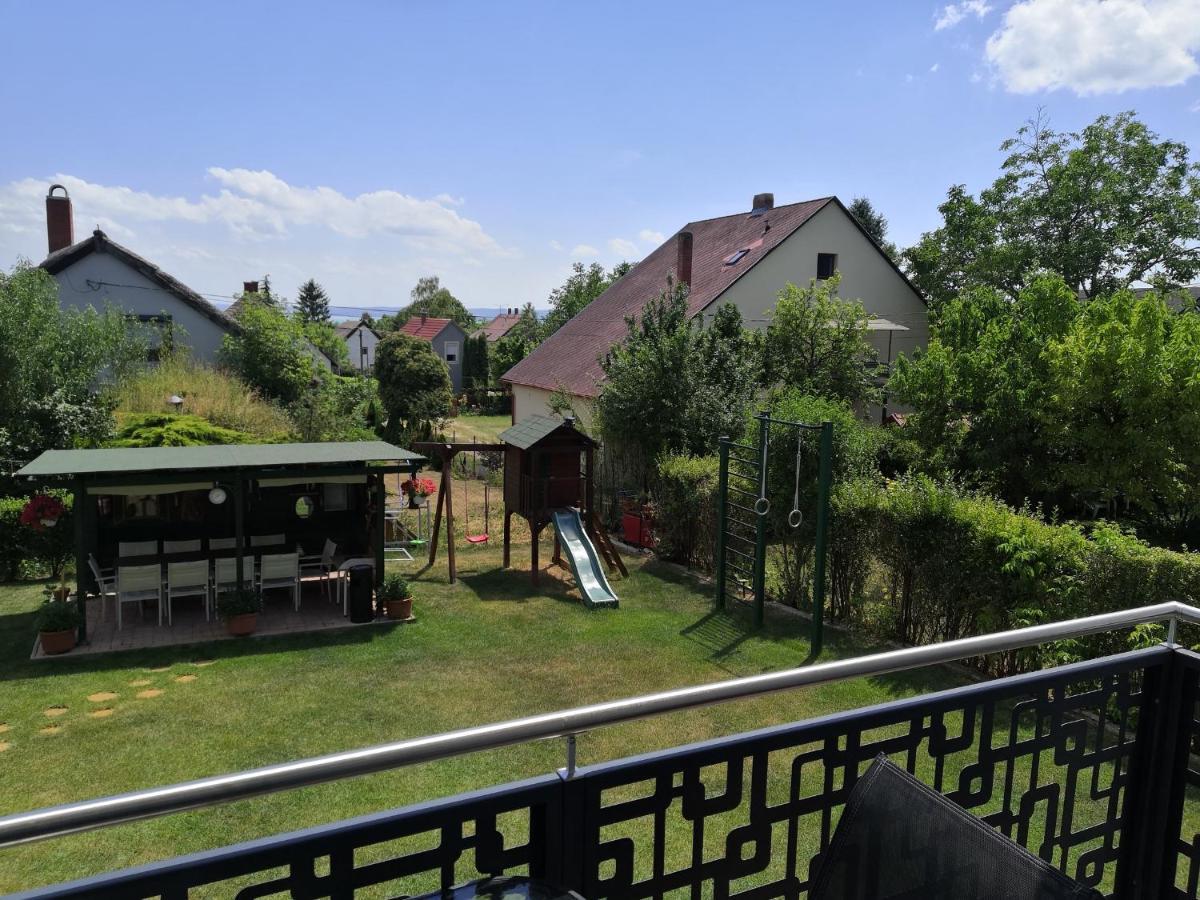 Lila Fuge Apartman Apartment Balatonfured Exterior photo
