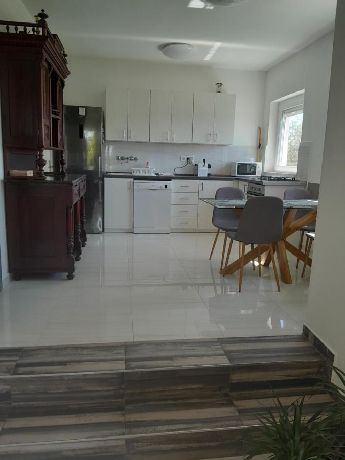 Lila Fuge Apartman Apartment Balatonfured Exterior photo