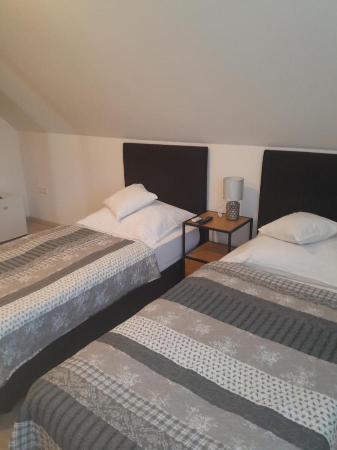 Lila Fuge Apartman Apartment Balatonfured Exterior photo