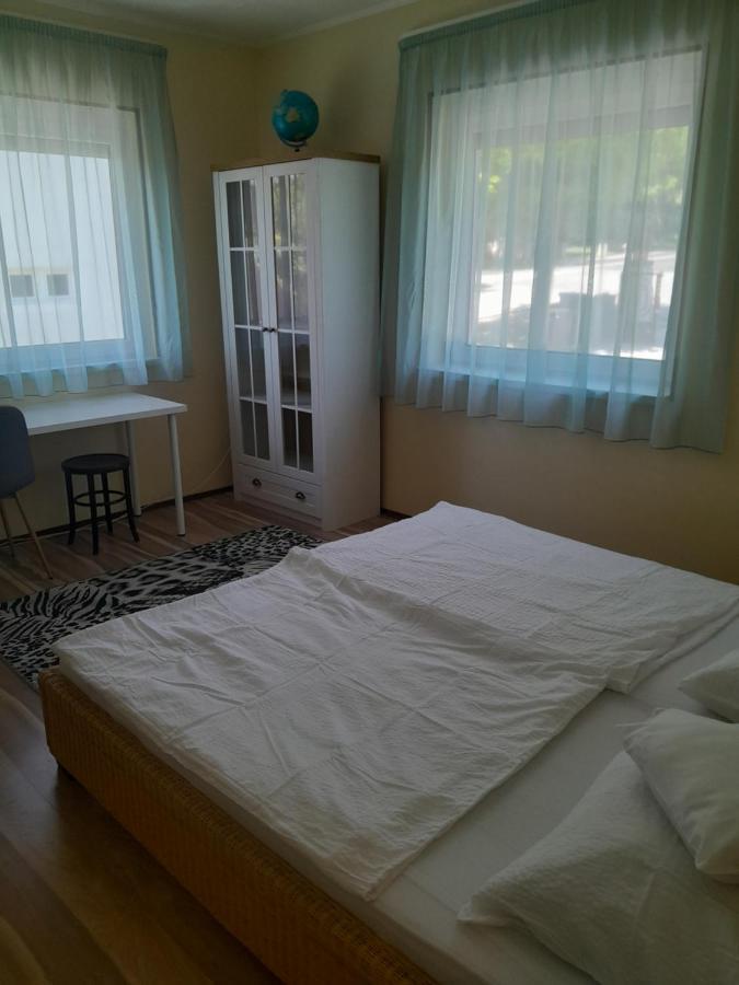Lila Fuge Apartman Apartment Balatonfured Exterior photo