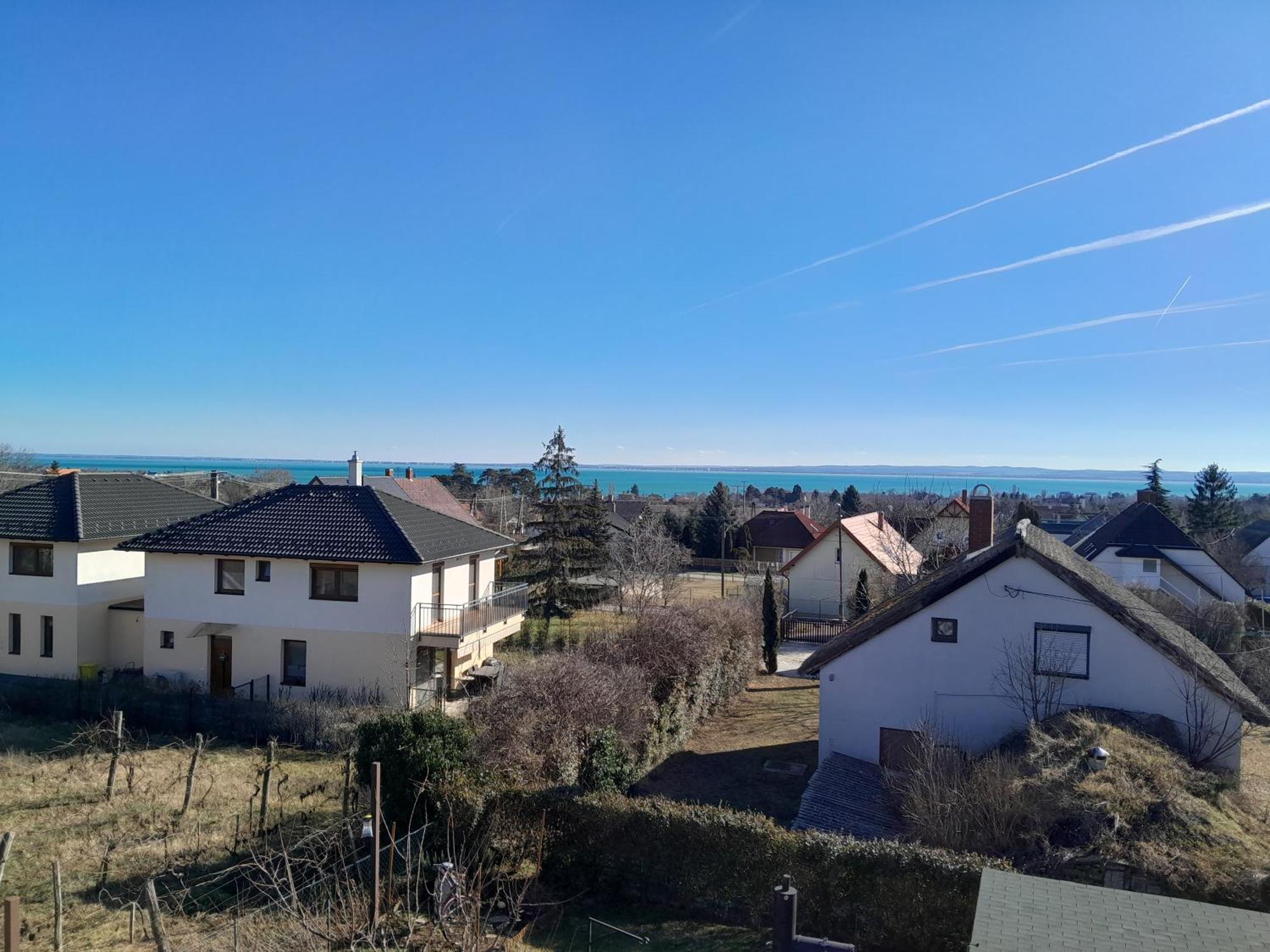 Lila Fuge Apartman Apartment Balatonfured Exterior photo